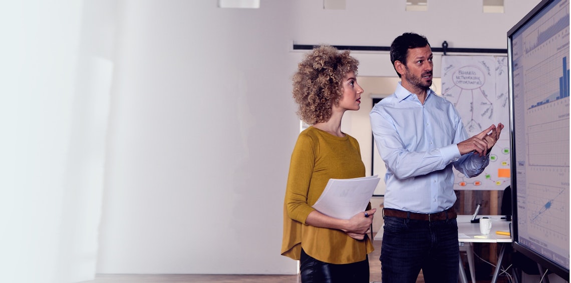 a sales leader coaching his frontline sales manager using skills built in richardson's coaching the coach training program